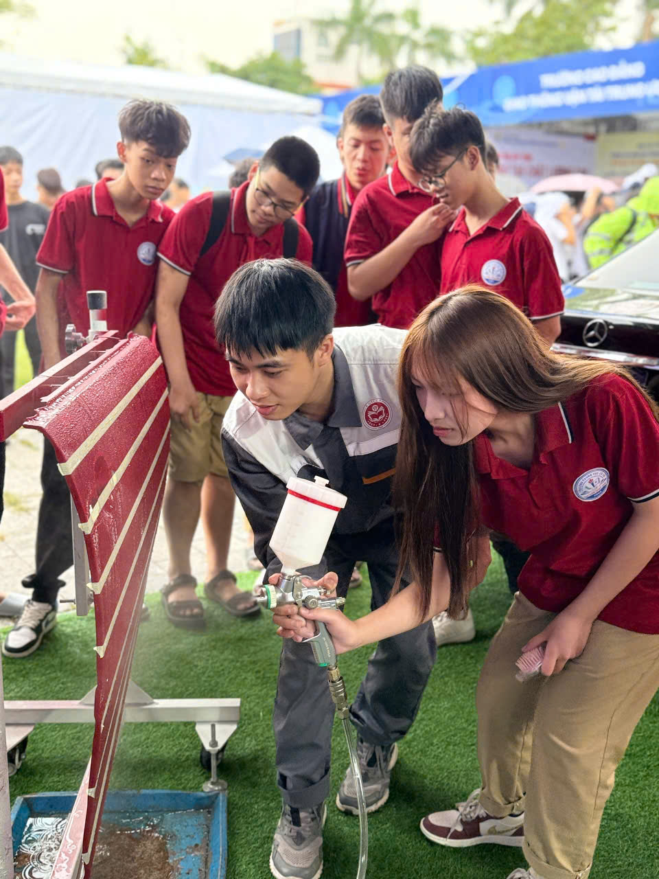 Ngày Hội Giáo Dục Nghề Nghiệp Thủ Đô 2026 Gắn Kết Chiến Lược Giữa MHM Nhà Trường Và Học Sinh Ngày Hội Giáo Dục Nghề Nghiệp Thủ Đô 2026 Gắn Kết Chiến Lược Giữa MHM Nhà Trường Và Học Sinh