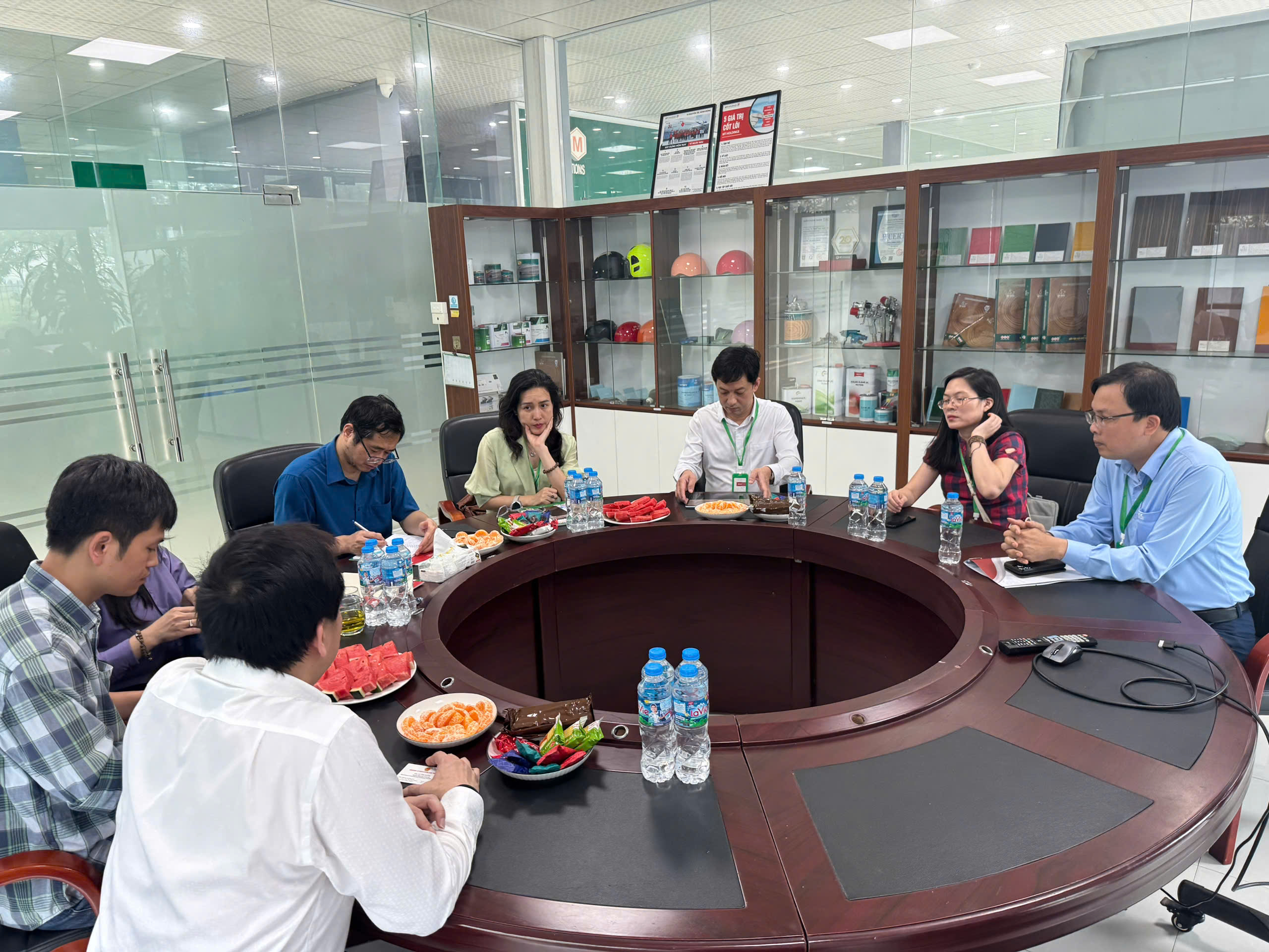 MHM Coatings Đón Tiếp Lãnh Đạo Bộ Giáo Dục Và Đào Tạo: Bước Đệm Cho WorldSkills 2026
